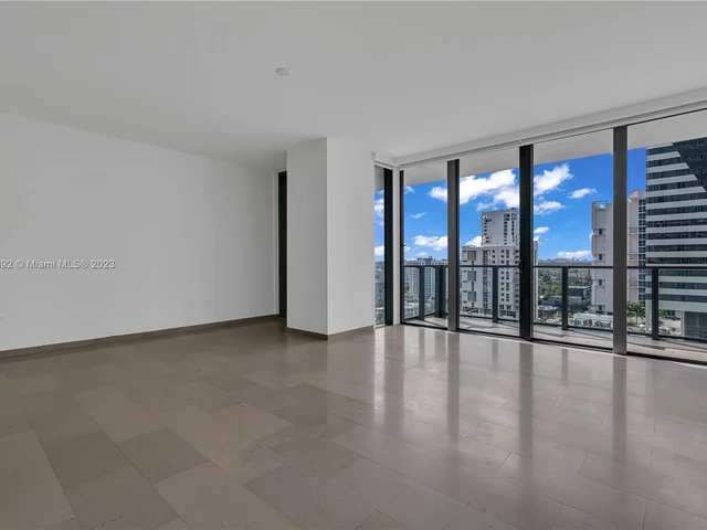 88 SW 7th St # 806, Miami FL 33130