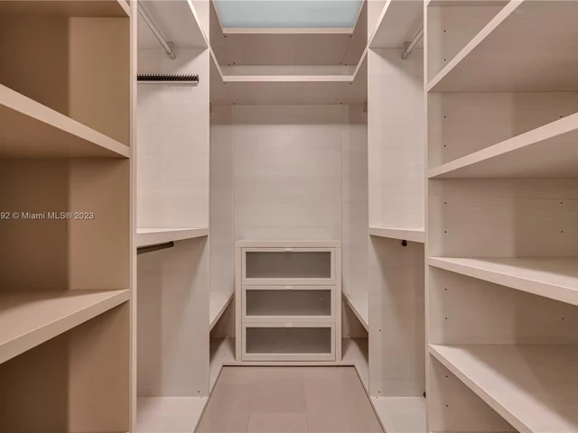 88 SW 7th St # 806, Miami FL 33130