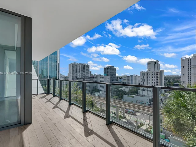 88 SW 7th St # 806, Miami FL 33130