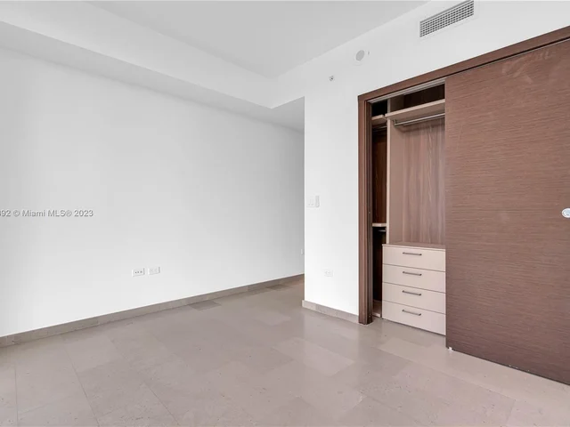 88 SW 7th St # 806, Miami FL 33130