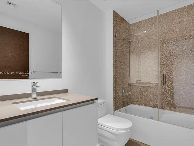 88 SW 7th St # 806, Miami FL 33130