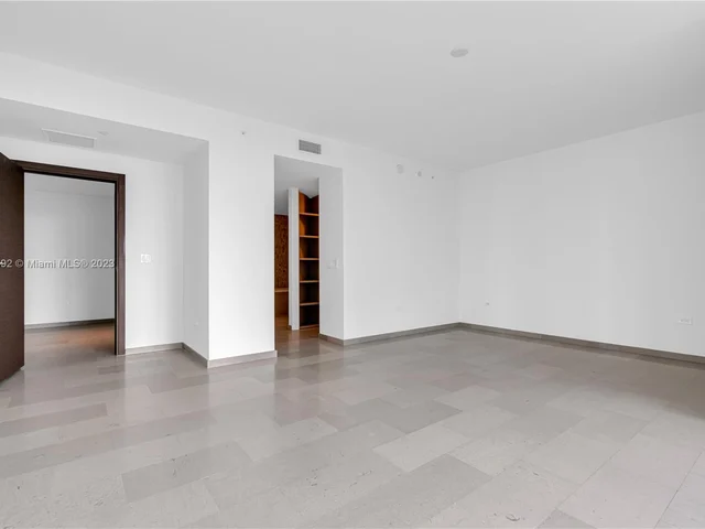 88 SW 7th St # 806, Miami FL 33130