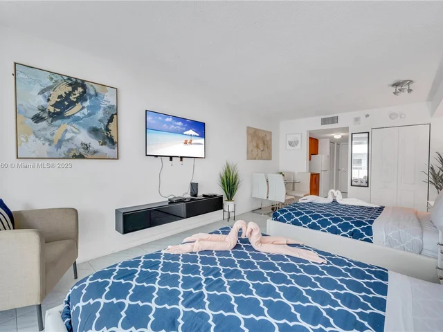 1200 Brickell Bay Dr # 2410, Miami FL 33131