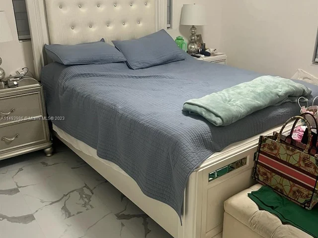 201 NW 27th Ct, Miami FL 33125