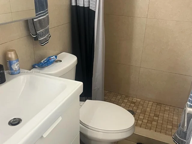 201 NW 27th Ct, Miami FL 33125