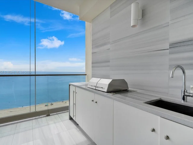17901 Collins Ave # 902, Sunny Isles Beach FL 33160
