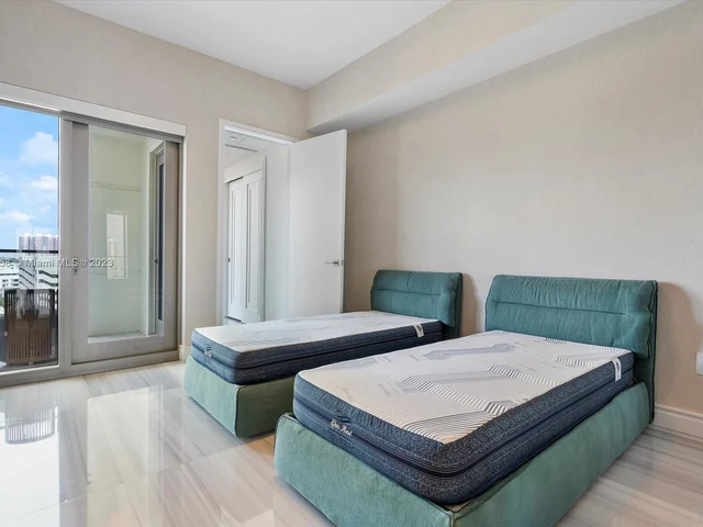 17901 Collins Ave # 902, Sunny Isles Beach FL 33160