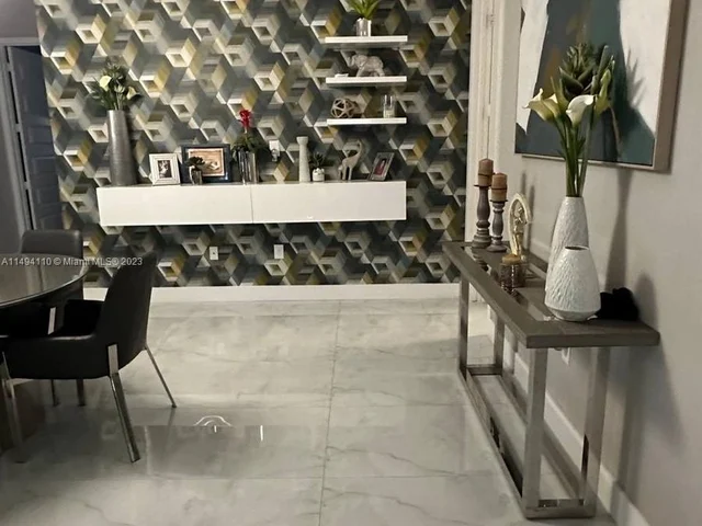 8868 NW 161st Ter, Miami Lakes FL 33018