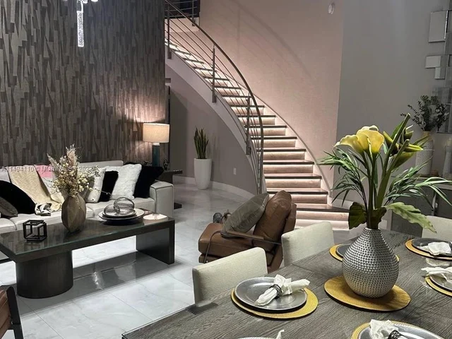 8868 NW 161st Ter, Miami Lakes FL 33018