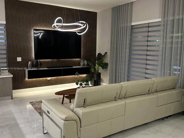 8868 NW 161st Ter, Miami Lakes FL 33018