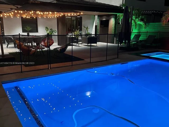 8868 NW 161st Ter, Miami Lakes FL 33018