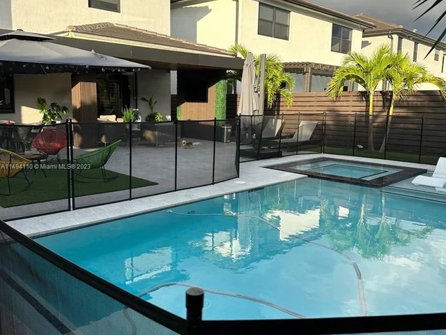 8868 NW 161st Ter, Miami Lakes FL 33018