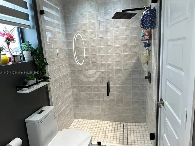 8868 NW 161st Ter, Miami Lakes FL 33018