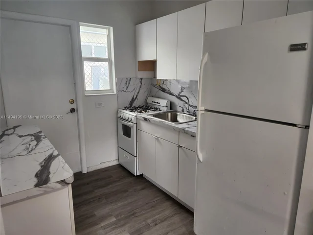 1239 Marseille Dr # 4, Miami Beach FL 33141