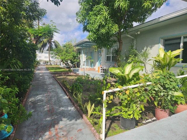 1239 Marseille Dr # 4, Miami Beach FL 33141