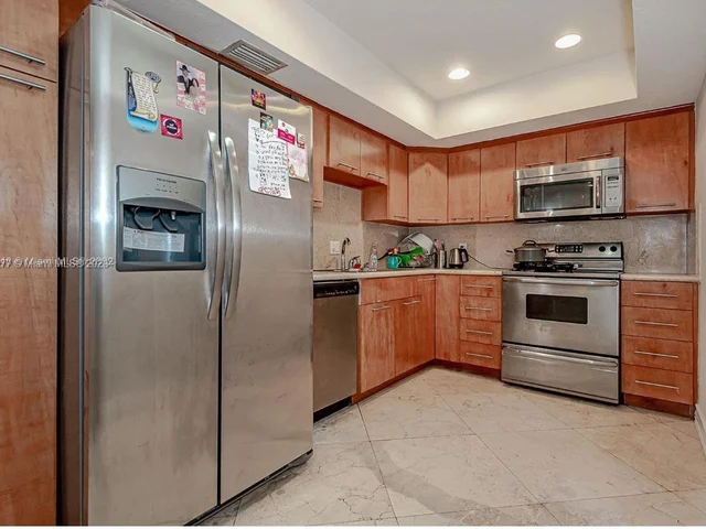 4000 N Hills Dr # 29, Hollywood FL 33021