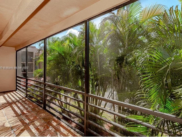 4000 N Hills Dr # 29, Hollywood FL 33021