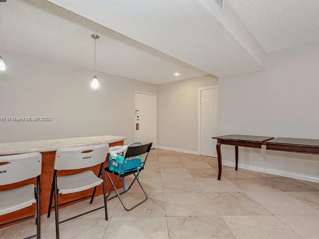 4000 N Hills Dr # 29, Hollywood FL 33021