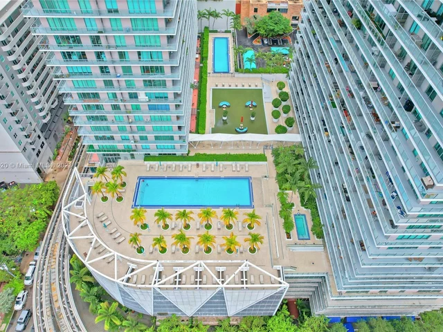 1111 SW 1st Ave, Miami FL 33130