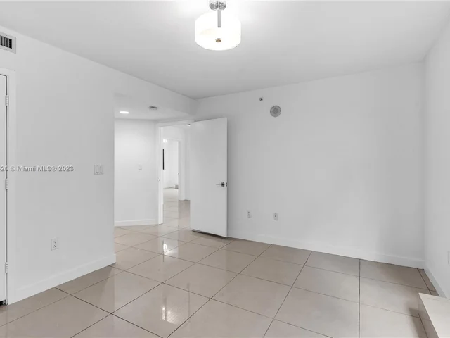 1111 SW 1st Ave, Miami FL 33130