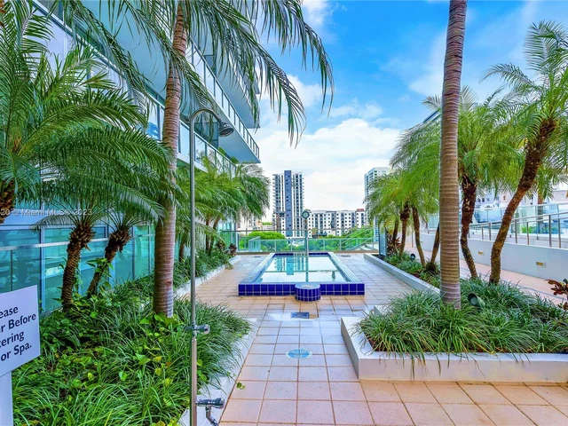 1111 SW 1st Ave, Miami FL 33130