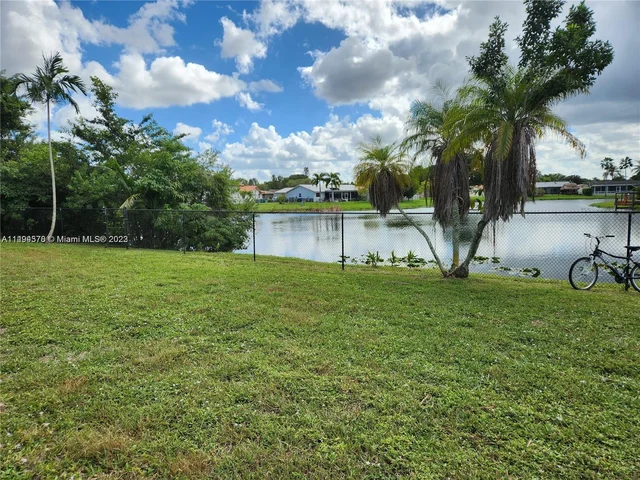 3211 NW 121st Ln, Coral Springs FL 33065