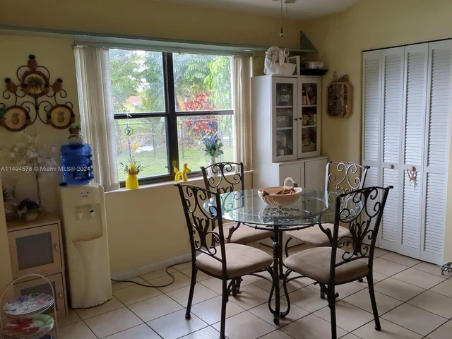 3211 NW 121st Ln, Coral Springs FL 33065