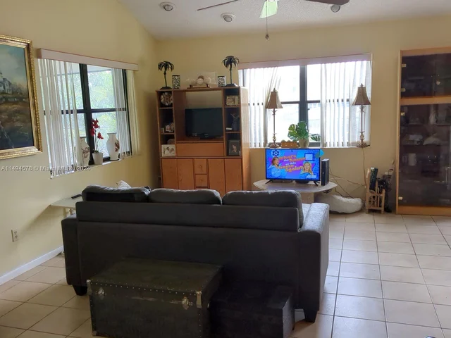 3211 NW 121st Ln, Coral Springs FL 33065