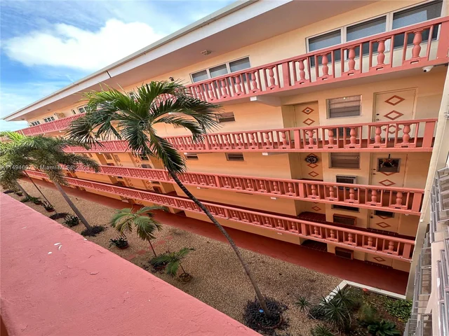 215 SE 3rd Ave # 403C, Hallandale Beach FL 33009