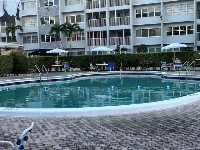 215 SE 3rd Ave # 403C, Hallandale Beach FL 33009