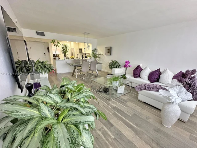 215 SE 3rd Ave # 403C, Hallandale Beach FL 33009