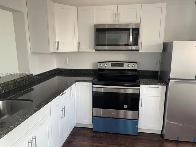 2830 Somerset Dr # 400N, Lauderdale Lakes FL 33311