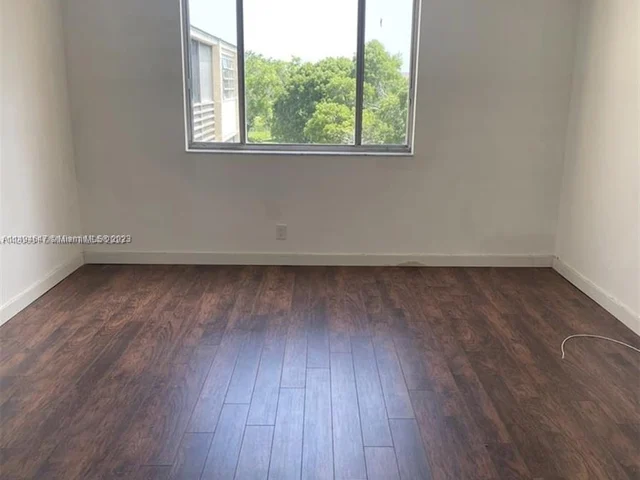 2830 Somerset Dr # 400N, Lauderdale Lakes FL 33311