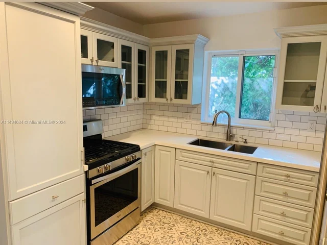 535 Luenga Ave, Coral Gables FL 33146