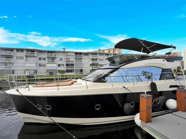 442 Tamarind Dr, Hallandale Beach FL 33009