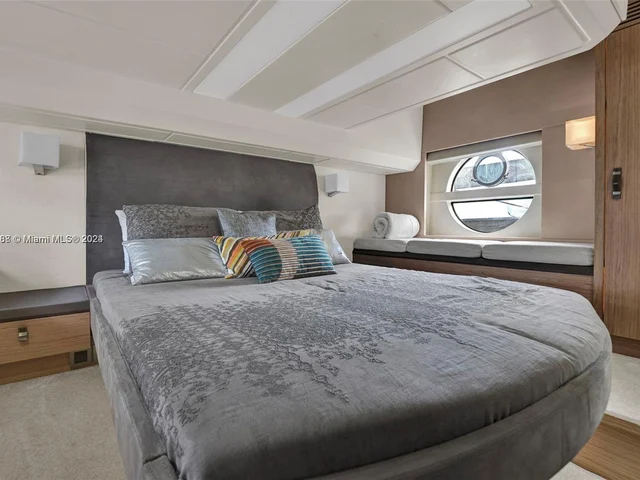 442 Tamarind Dr, Hallandale Beach FL 33009