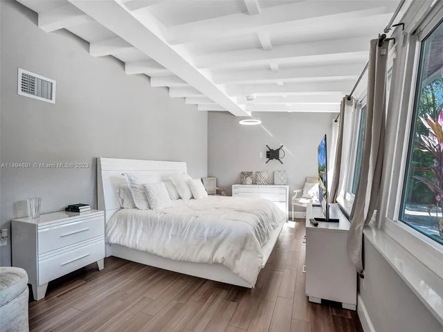 1930 S Hibiscus Dr # 0, North Miami FL 33181