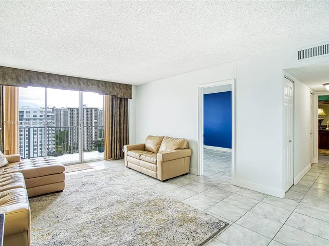2801 NE 183rd St # 2014W, Aventura FL 33160