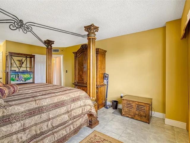 2801 NE 183rd St # 2014W, Aventura FL 33160