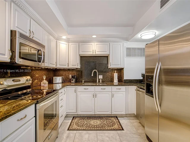 2801 NE 183rd St # 2014W, Aventura FL 33160