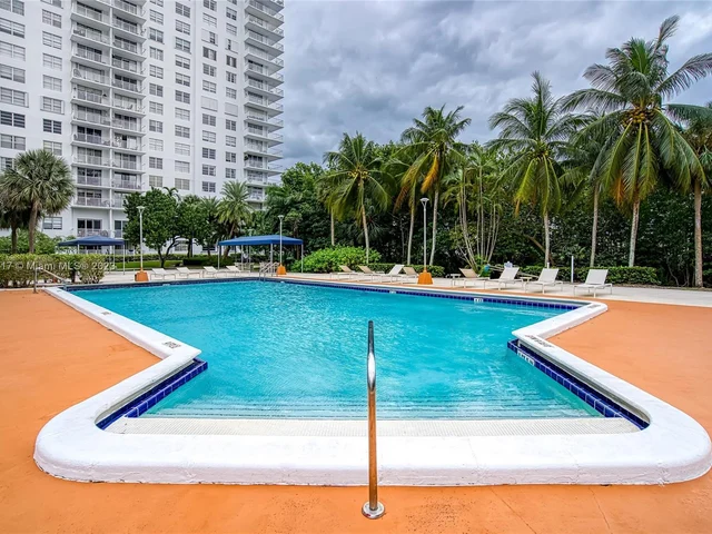 2801 NE 183rd St # 2014W, Aventura FL 33160