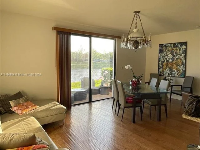 355 NE 194th Ln # 355, Miami FL 33179