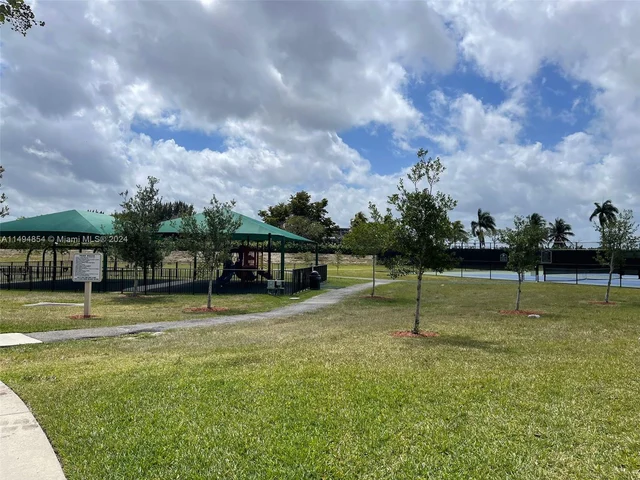 355 NE 194th Ln # 355, Miami FL 33179