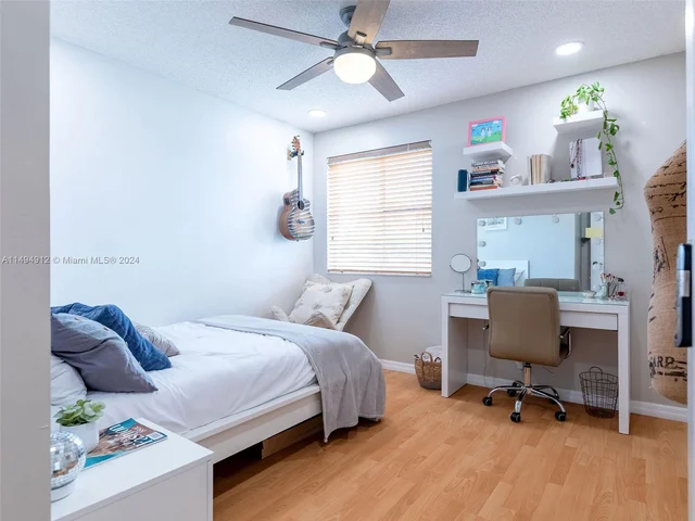 797 Vista Meadows Dr # 797, Weston FL 33327