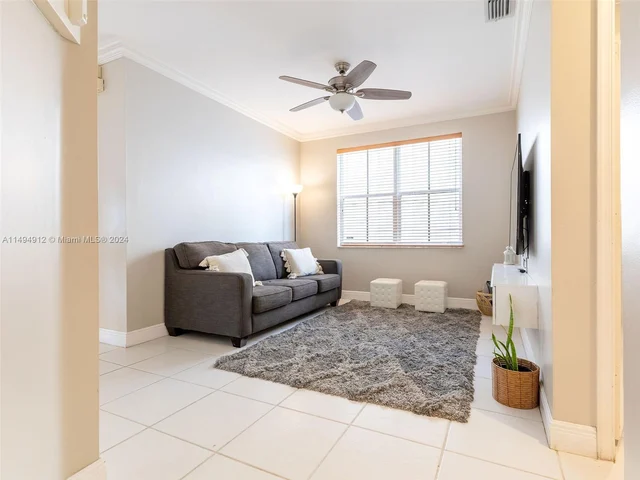 797 Vista Meadows Dr # 797, Weston FL 33327