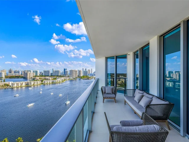 17301 Biscayne Blvd # 2106, North Miami Beach FL 33160