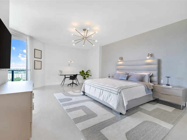 17301 Biscayne Blvd # 2106, North Miami Beach FL 33160