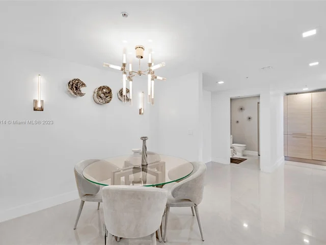 17301 Biscayne Blvd # 2106, North Miami Beach FL 33160