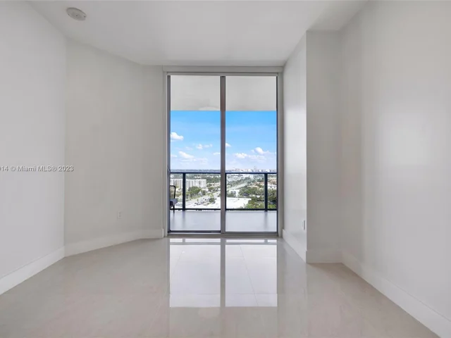 17301 Biscayne Blvd # 2106, North Miami Beach FL 33160