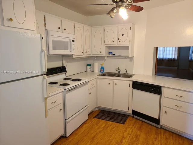 1750 NE 191st St # 1, Miami FL 33179